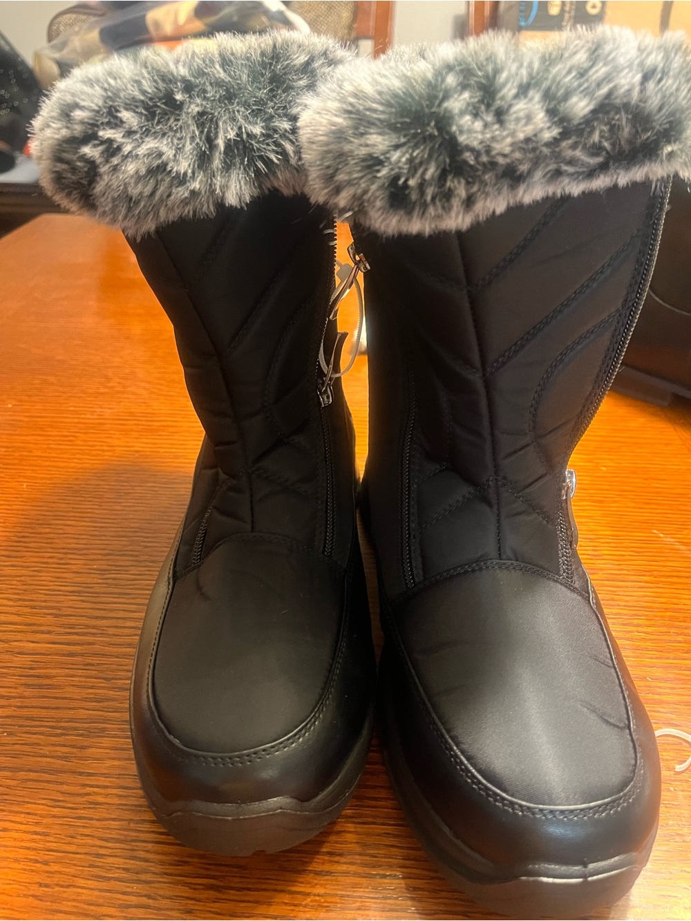Insulated Women's Black Winter Boots with Faux Fur Cuff 11M NWOT